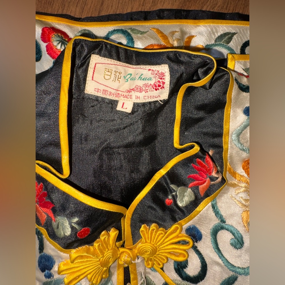 Chinese traditional silk jacket - Picture 7 of 7